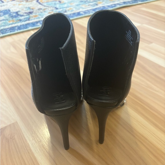 Karl Lagerfeld Cyron Leather Pearl Studded Stiletto Booties Size 6 New - Picture 9 of 15